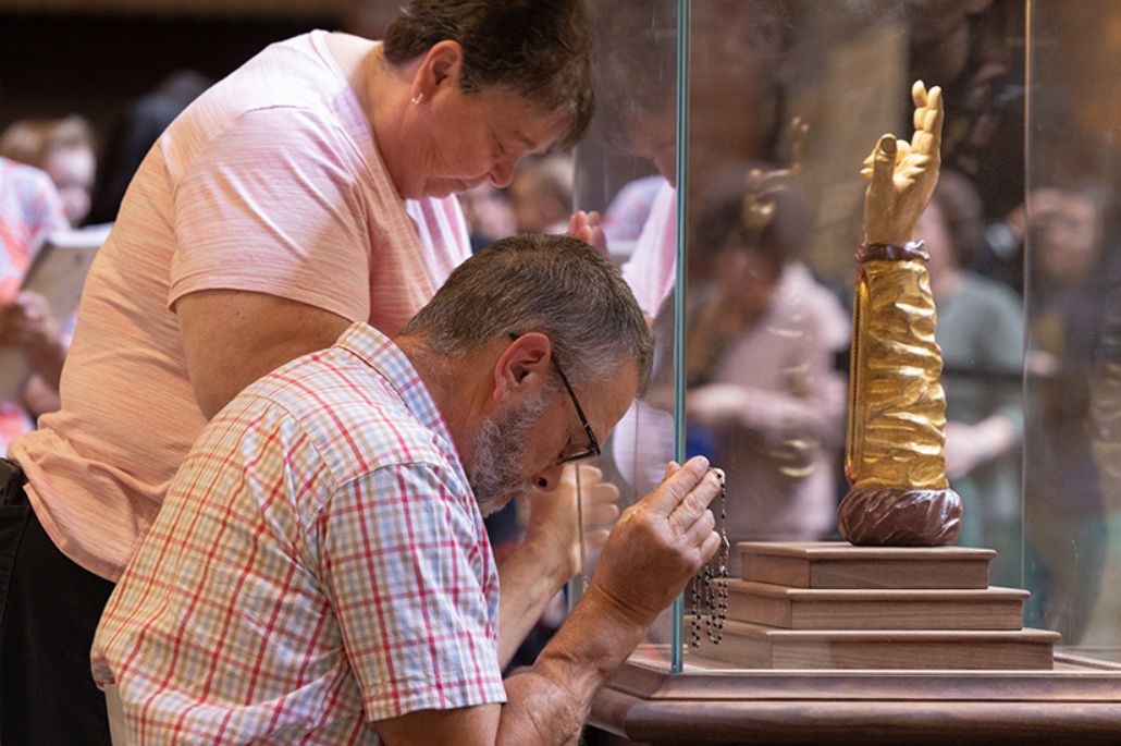 Reliquias de Sao Judas Tadeu peregrinam pela California EUA