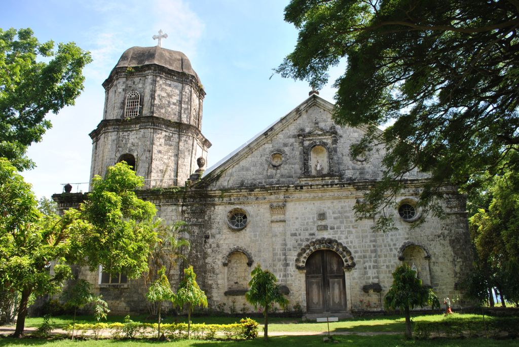 Catedral historica nas Filipinas e declarada Santuario Nacional