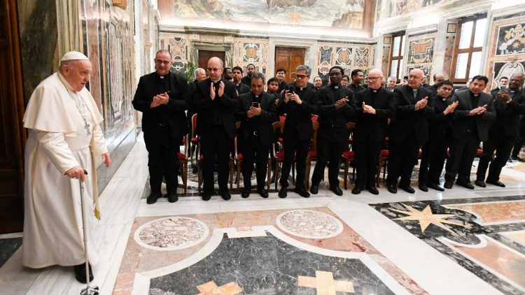 Os jovens precisam de Deus assegura o Papa aos Oblatos de Sao Jose 1