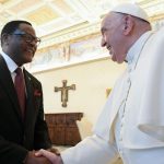 Presidente do Malawi se encontra com o Papa Francisco no Vaticano 1