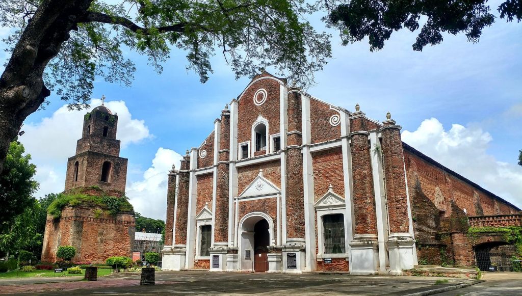 Igreja paroquial nas Filipinas completa 300 anos de fundacao