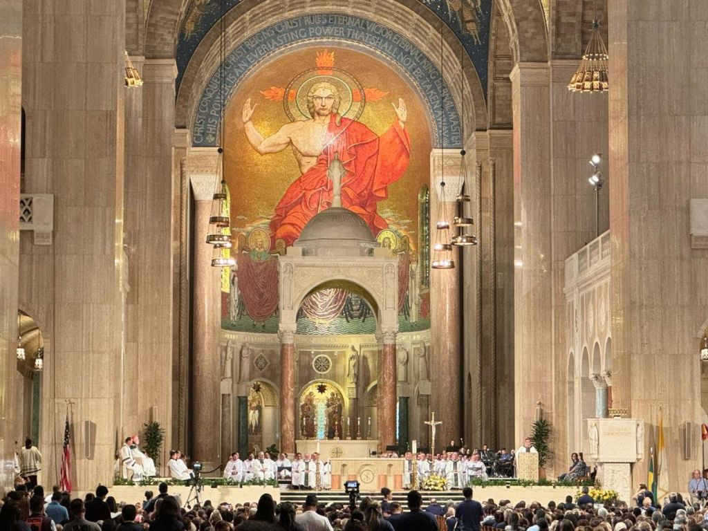 Imagem de Nossa Senhora Aparecida e entronizada em Santuario dos Estados Unidos 3