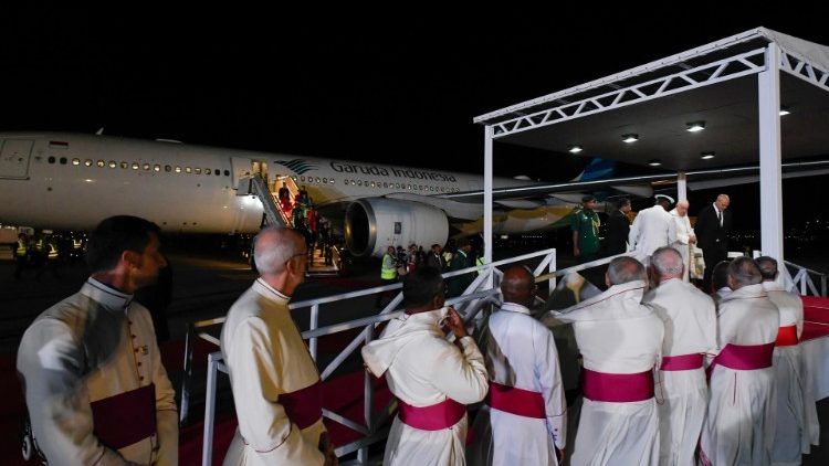 Papa Francisco chega a Papua Nova Guine 2