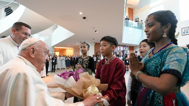 Papa Francisco ja esta em Singapura ultima etapa de sua viagem apostolica 2