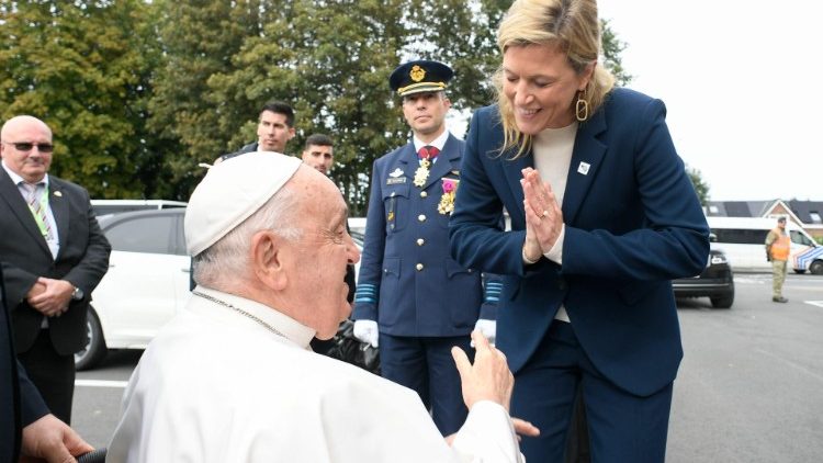 Papa Francisco retorna ao Vaticano apos 46a Viagem Apostolica de seu pontificado 2