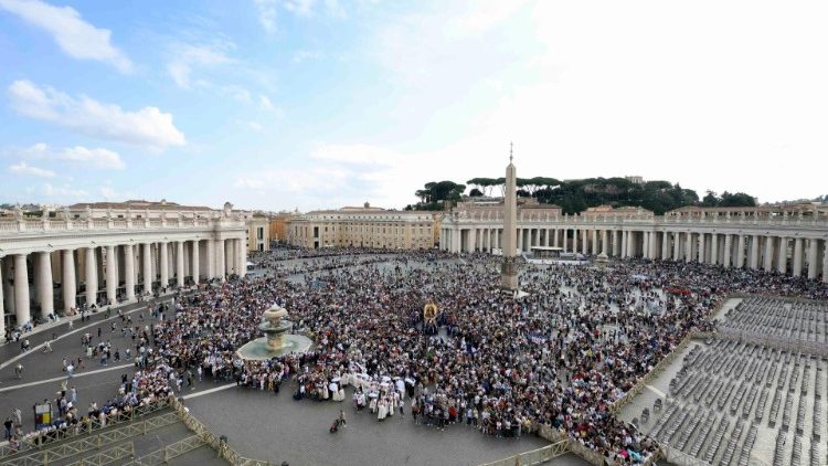 Aquele que recebe mais graca atraves da esmola e quem a da garante Papa Francisco 2