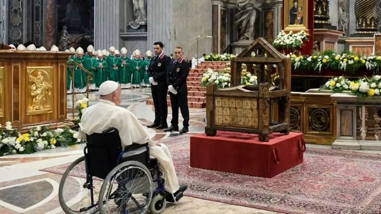 Assembleia Geral Ordinaria do Sinodo dos Bispos e concluida no Vaticano 4