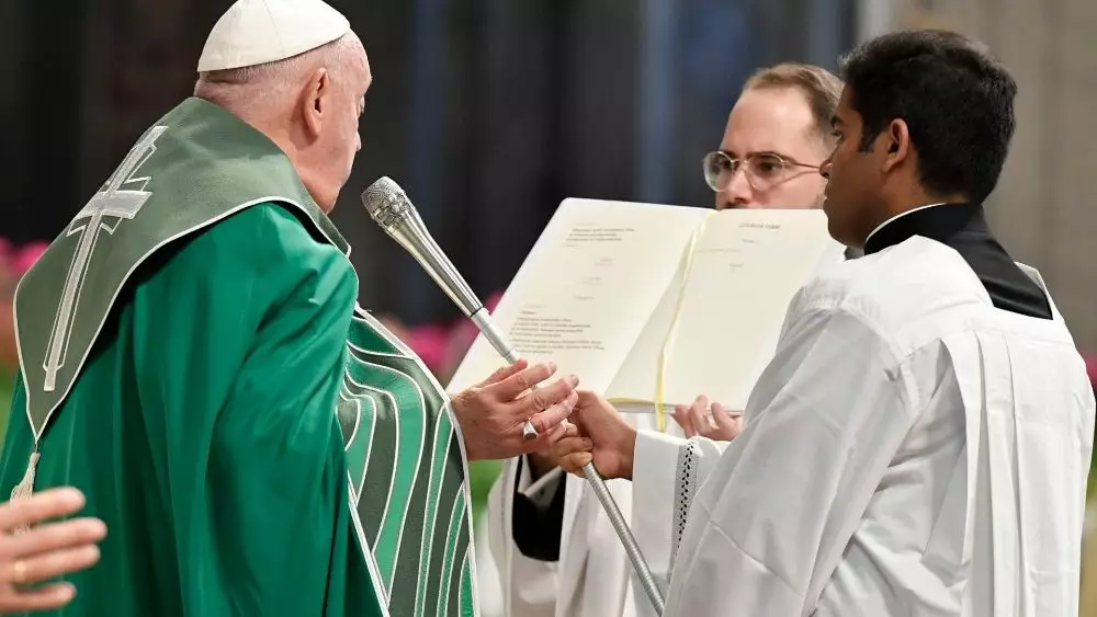 Assembleia Geral Ordinaria do Sinodo dos Bispos e concluida no Vaticano 5