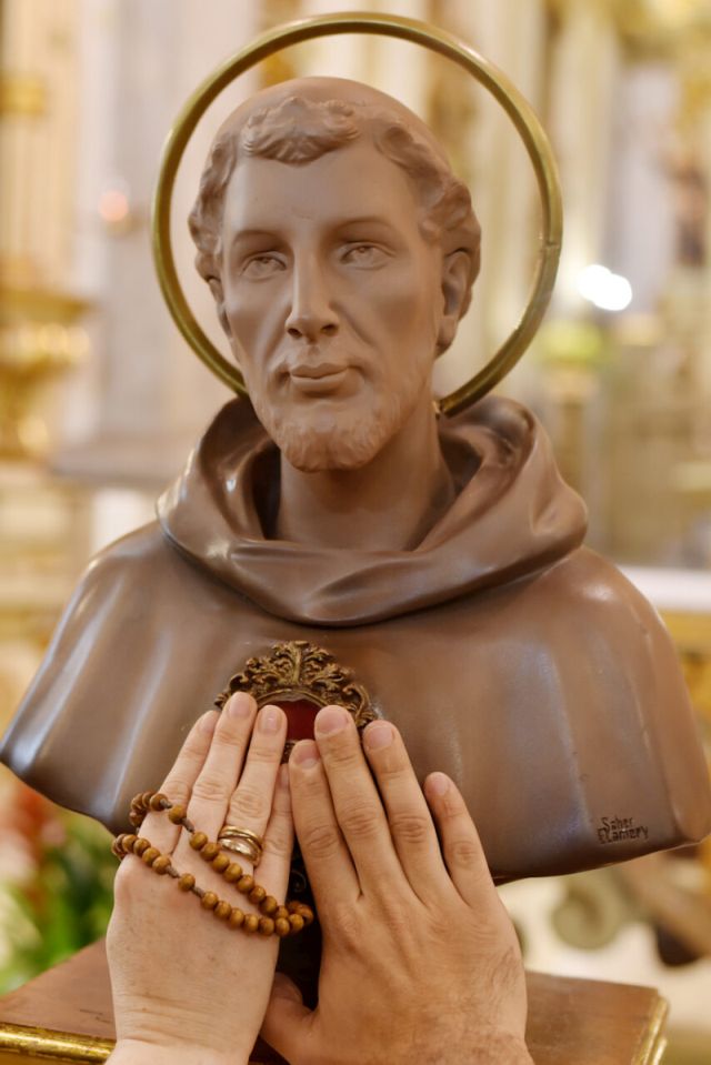 Convento e Santuario Sao Fran­cisco recebe reliquias de seu padroeiro 2