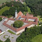 Heiligenkreuz Stift Luftaufnahme