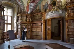 Heiligenkreuz biblioteca 1 700x467 1