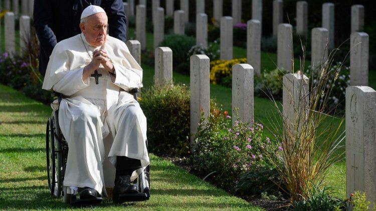 Papa Francisco celebrara Missa de Finados em Cemiterio de Roma 1