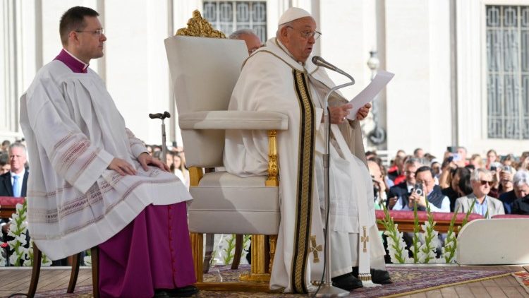 Papa preside Santa Missa de abertura do Sinodo dos Bispos 1