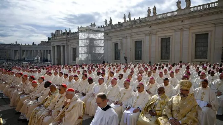 Papa preside Santa Missa de abertura do Sinodo dos Bispos 3