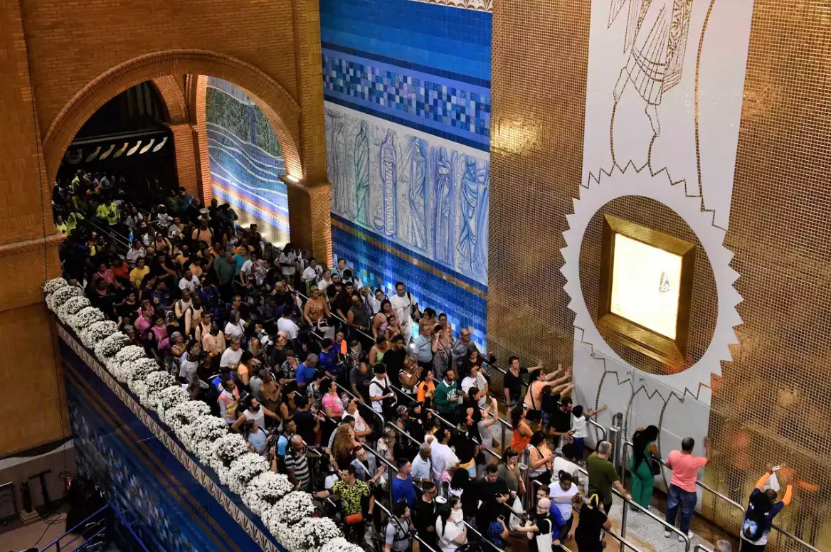 Santuario de Aparecida recebe mais de 320 mil devotos durante a Festa da Padroeira 2