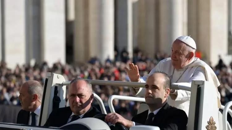 Nao rezem como os papagaios aconselha Papa Francisco 2