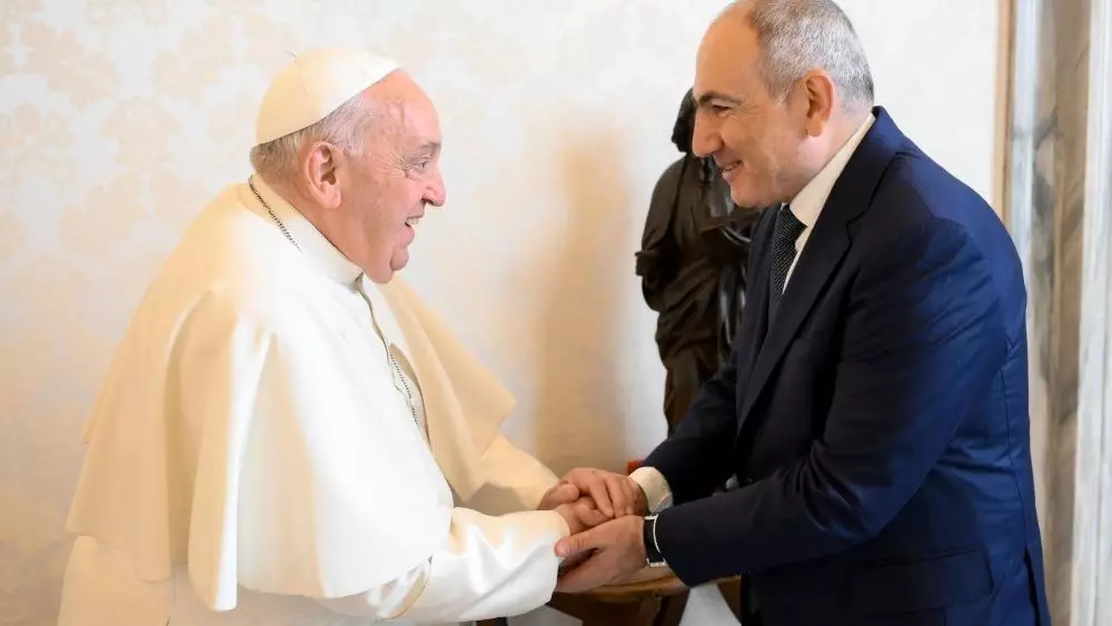 Papa Francisco recebe o primeiro ministro da Armenia no Vaticano 1