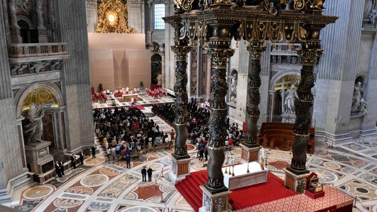 Papa Francisco reza pelos Cardeais e Bispos falecidos nos ultimos doze meses 2