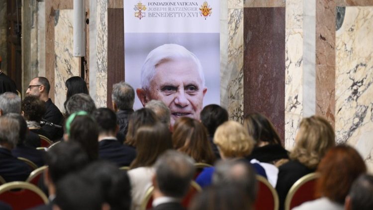 Premio Ratzinger 2024 e entregue pelo Cardeal Parolin no Vaticano 2