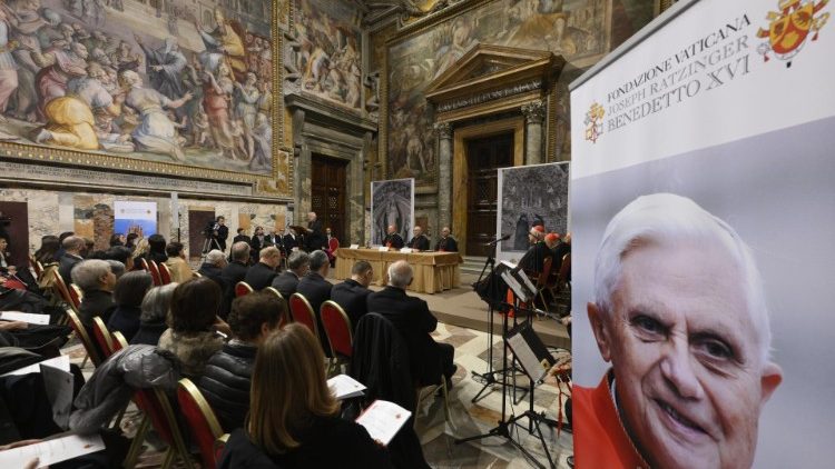 Premio Ratzinger 2024 e entregue pelo Cardeal Parolin no Vaticano 3