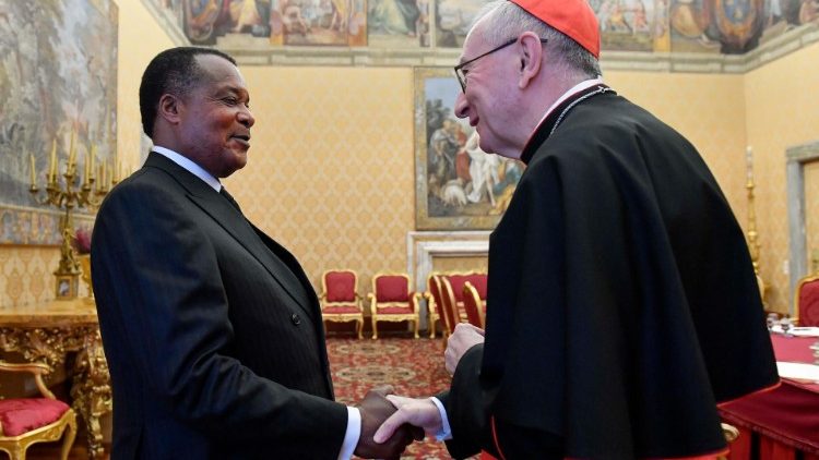 Presidente da Republica do Congo e recebido pelo Papa no Vaticano 2