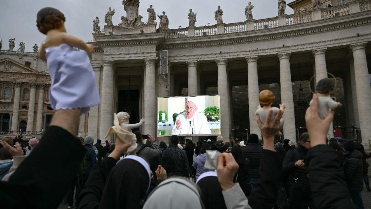 Abencoemos as maes e louvemos a Deus pelo milagre da vida exorta Papa Francisco 3