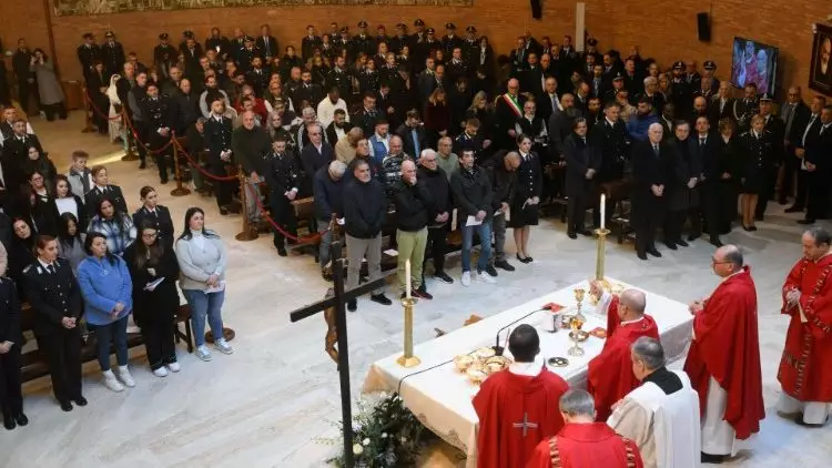 Papa Francisco abre Porta Santa em carcere de Roma 4