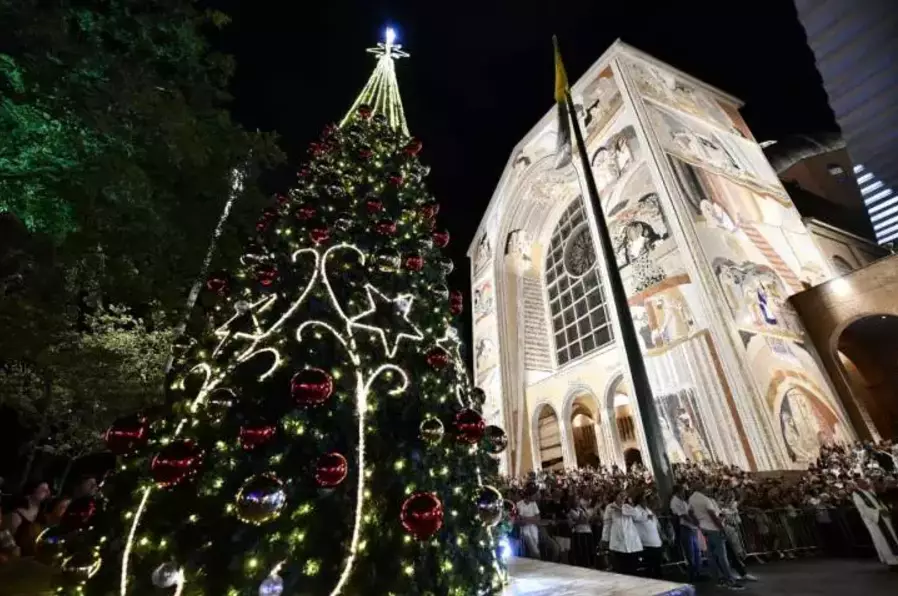 Santuario Nacional de Aparecida inaugura Presepio e iluminacao de Natal 2