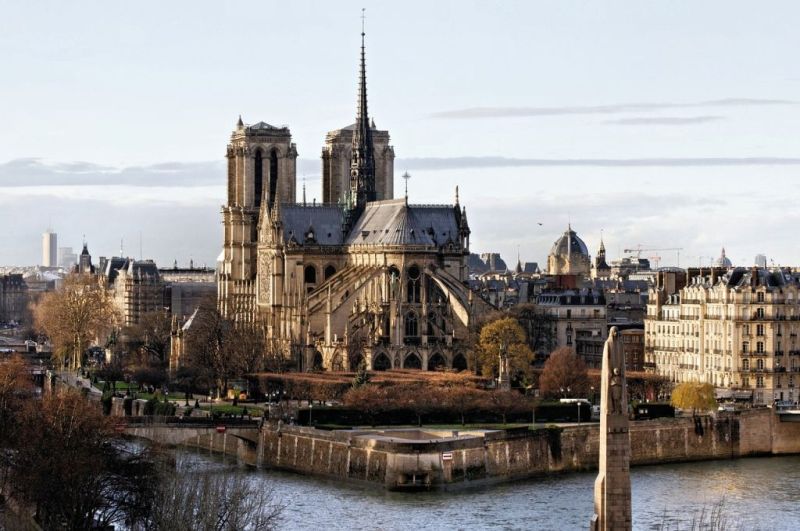 Sinos de igrejas nos EUA repicaram na reabertura da Catedral de Notre Dame de Paris