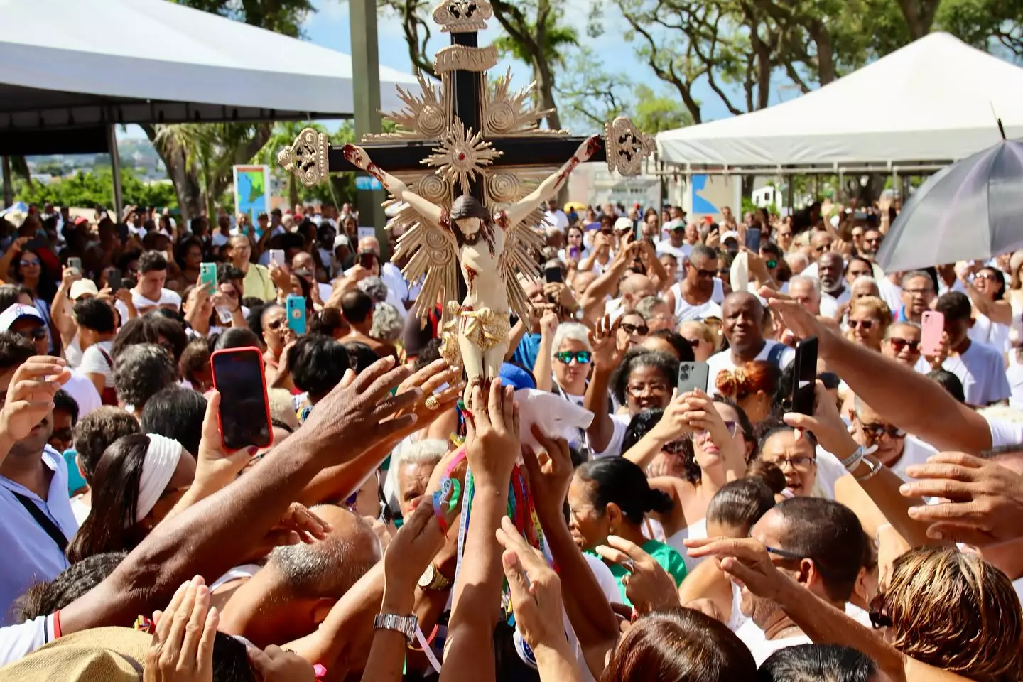 Devotos se reunem na Basilica do Senhor do Bonfim na primeira sexta feira de 2025 2