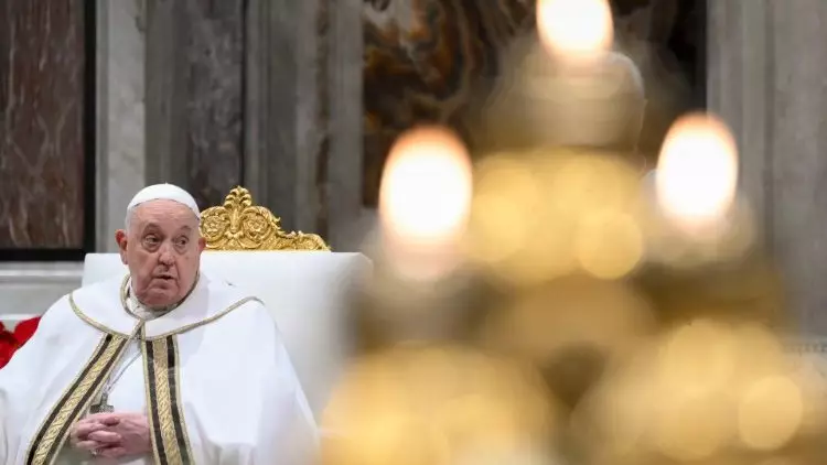 O amor e a unica luz que pode indicar o caminho da salvacao assegura Papa Francisco 3