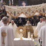 Irlanda milhares de fieis participaram da procissao eucaristica na festa de Santa Brigida