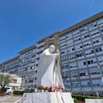 Papa Francisco e hospitalizado para realizacao de exames e tratamento da bronquite