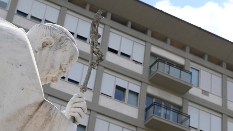 Papa Francisco esta com infeccao polimicrobiana