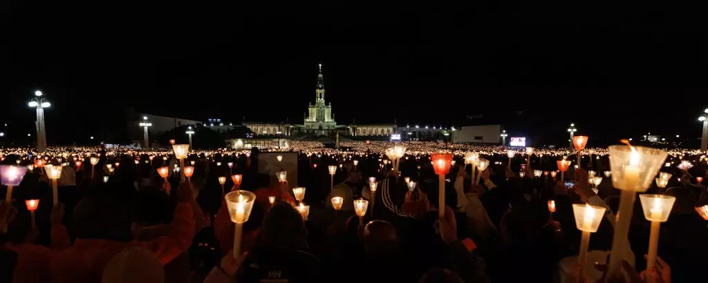 Procissao das Velas sera realizada diariamente no Santuario de Fatima