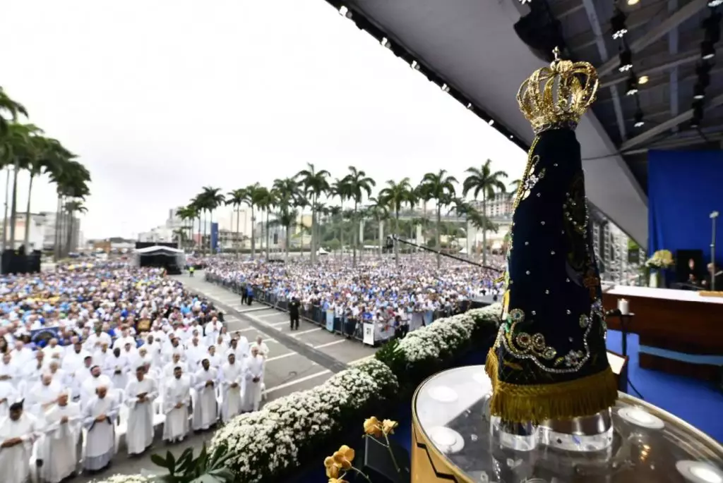 Romaria Nacional do Terco dos Homens reune 90 mil no Santuario de Aparecida