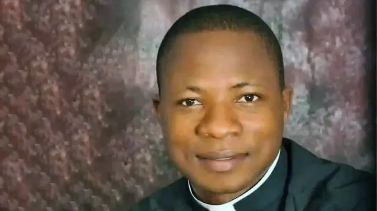 Sacerdote sequestrado na Nigeria escapa de seus raptores