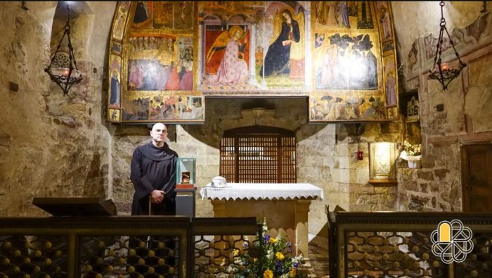 Basilica de Assis recebe reliquia da Gruta da Anunciacao 2