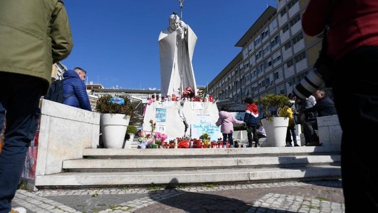 Com saude estavel Papa Francisco participa do rito de bencao das Cinzas