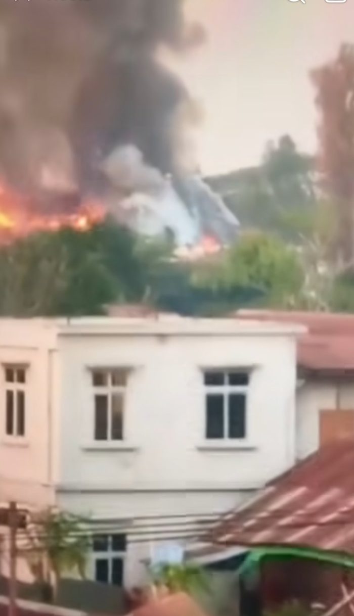 Incendio destroi Catedral de Sao Patricio em Mianmar 2