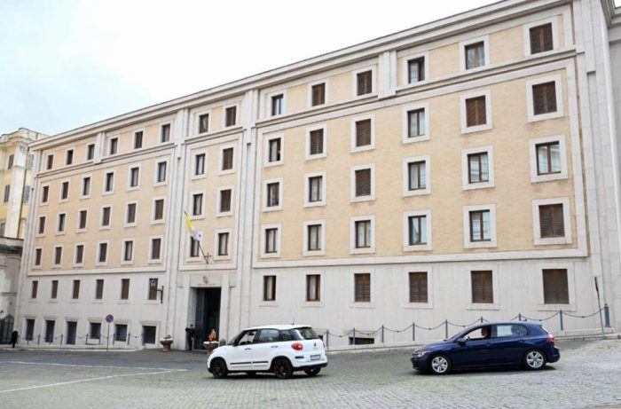 Papa Francisco apresenta leve melhora e progresso no uso da fala