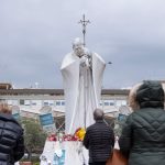 Papa Francisco completa um mes internado em hospital de Roma