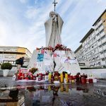 Papa Francisco continua tratamento em meio a melhora continua
