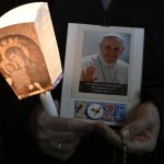 Recitacao do terco pela saude do Papa Francisco volta a Praca Sao Pedro