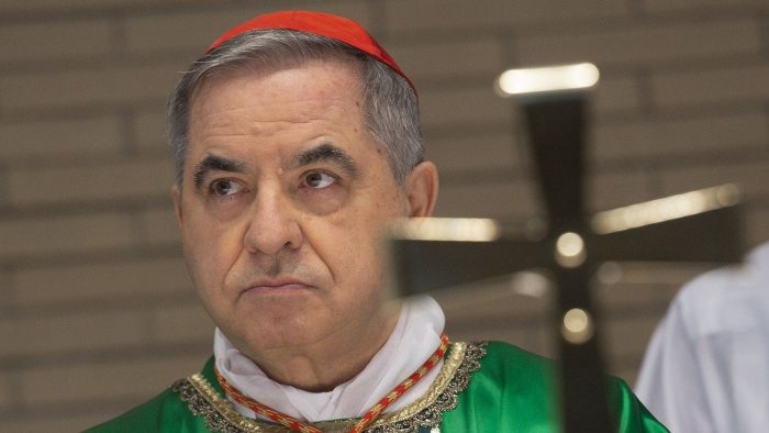 Cardeal Becciu nao participara do Conclave 2