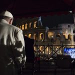 Papa Francisco escreve meditacoes da Via Sacra que serao lidas no Coliseu