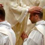 Igreja Catolica nos Estados Unidos ordenara mais de 400 sacerdotes em 2025