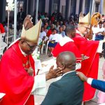 Mais de 100 fieis recebem o Sacramento da Confirmacao em Mocambique 1