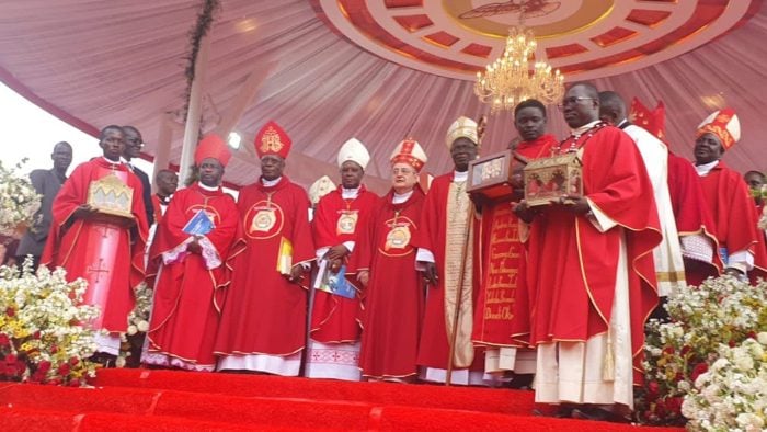 Milhares de fieis no Santuario de Namugongo homenageam os Martires do Uganda 1