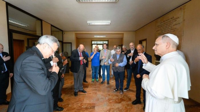 Papa Leao XIV visita Centro de transmissao da Radio Vaticano 3
